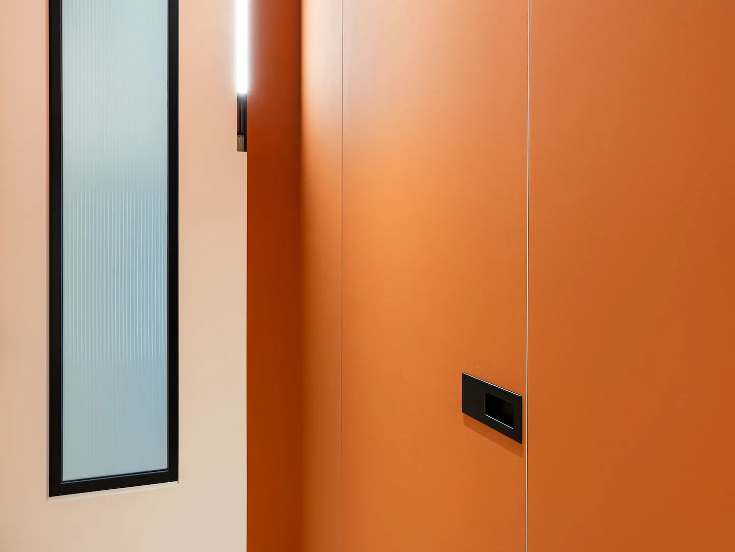 Modern interior doors? Selection guide for design furniture